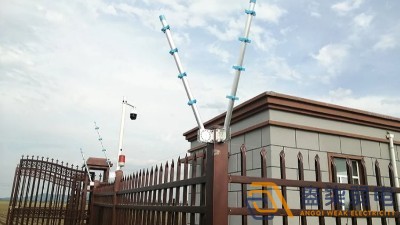 工厂周界安防选电子围栏还是红外对射？