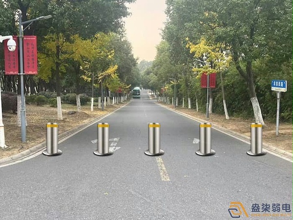 全自动升降柱系统是什么？厂区车辆通道防撞管理方案